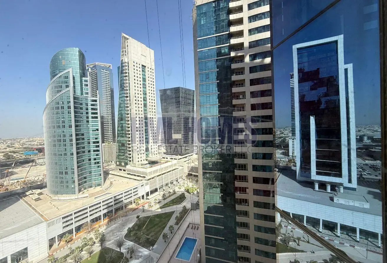 Middle-Floor Office |Vacant Ready to Move In