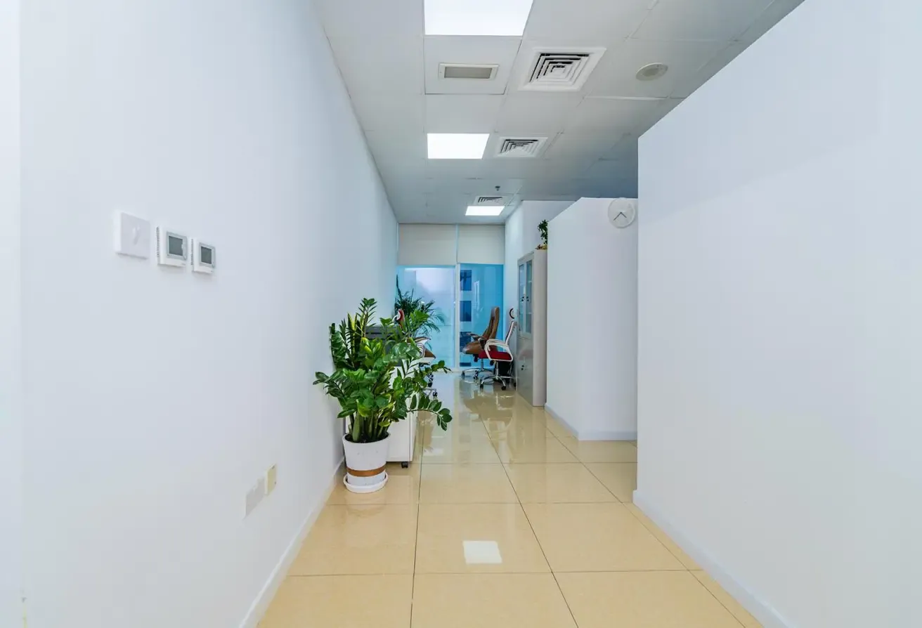 Ready-to-Move-In Office | Park Lane Tower
