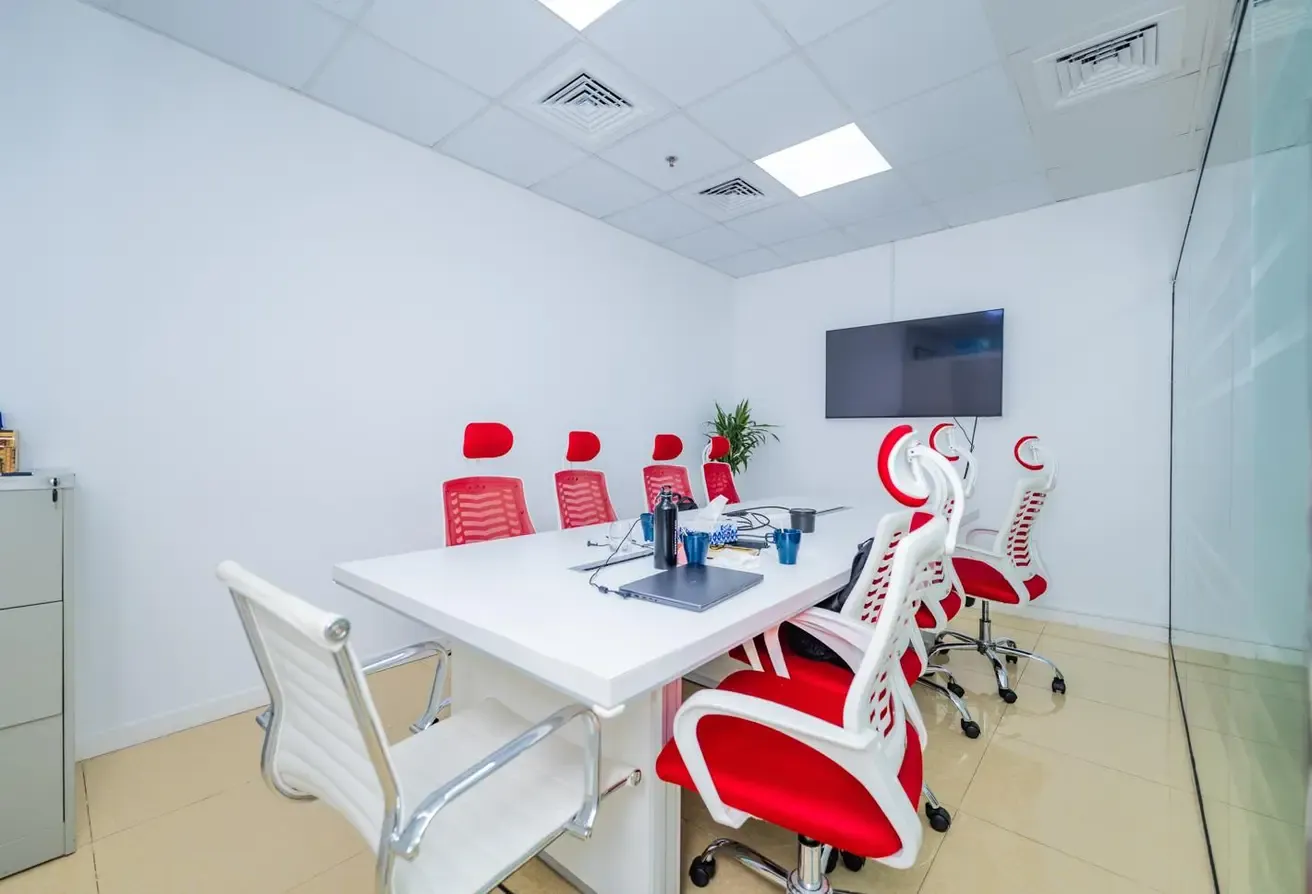 Ready-to-Move-In Office | Park Lane Tower