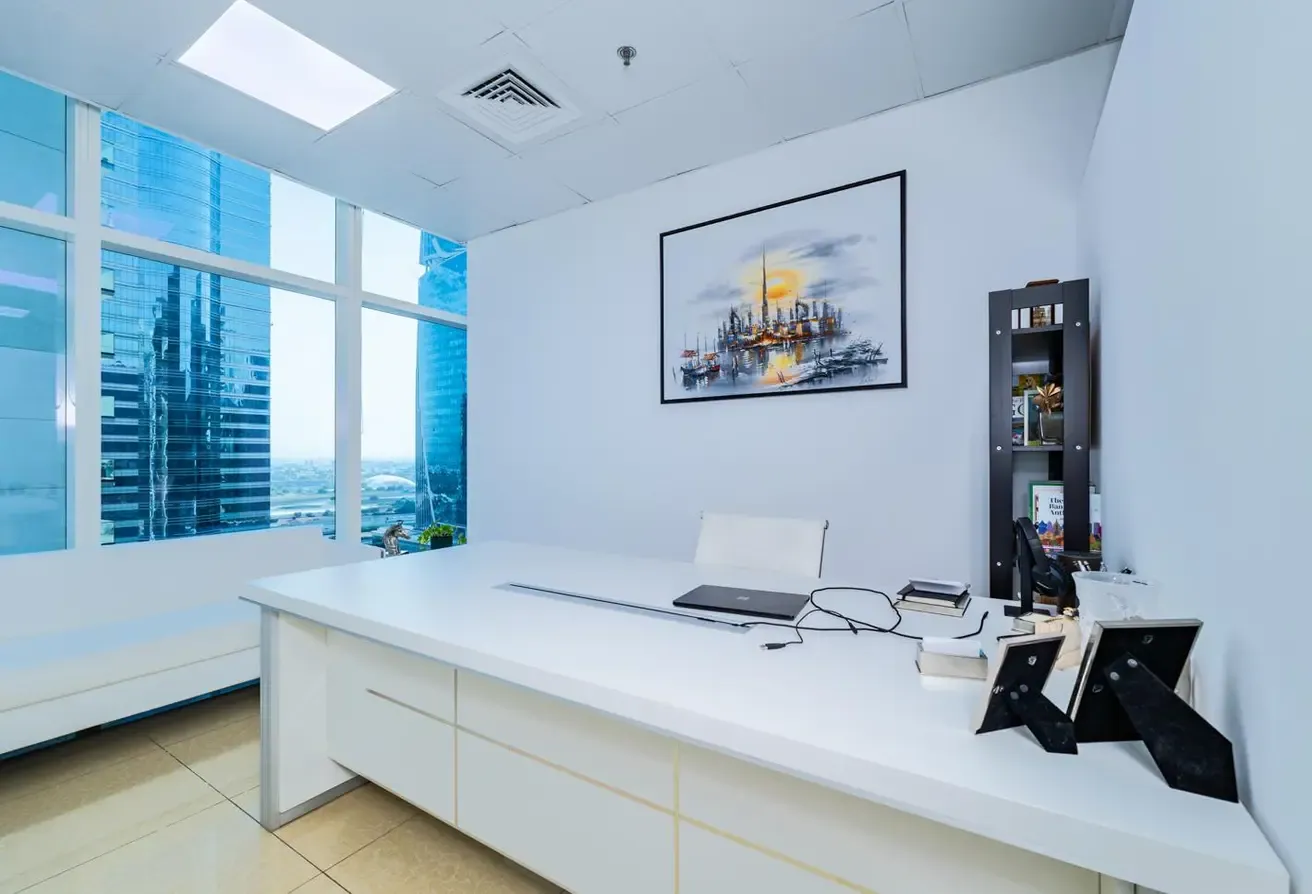 Ready-to-Move-In Office | Park Lane Tower