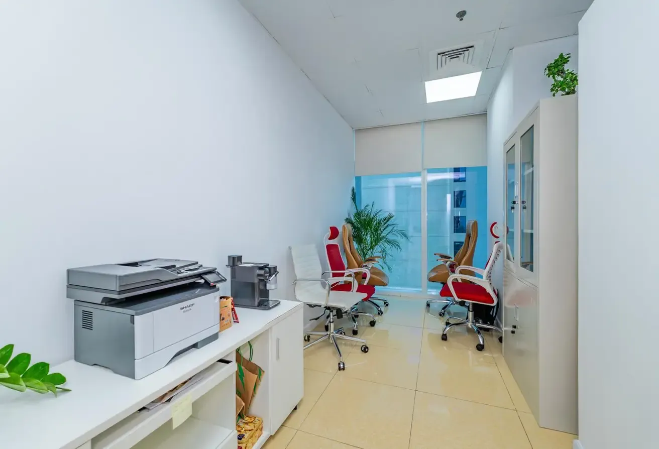 Ready-to-Move-In Office | Park Lane Tower