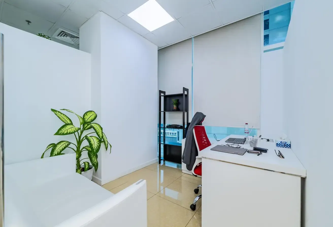 Ready-to-Move-In Office | Park Lane Tower