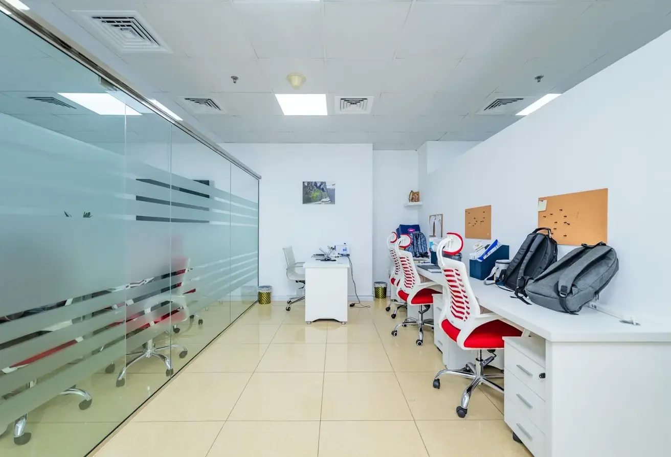 Ready-to-Move-In Office | Park Lane Tower