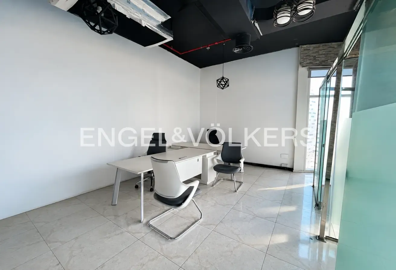 Natural Light | High Floor | Vacant