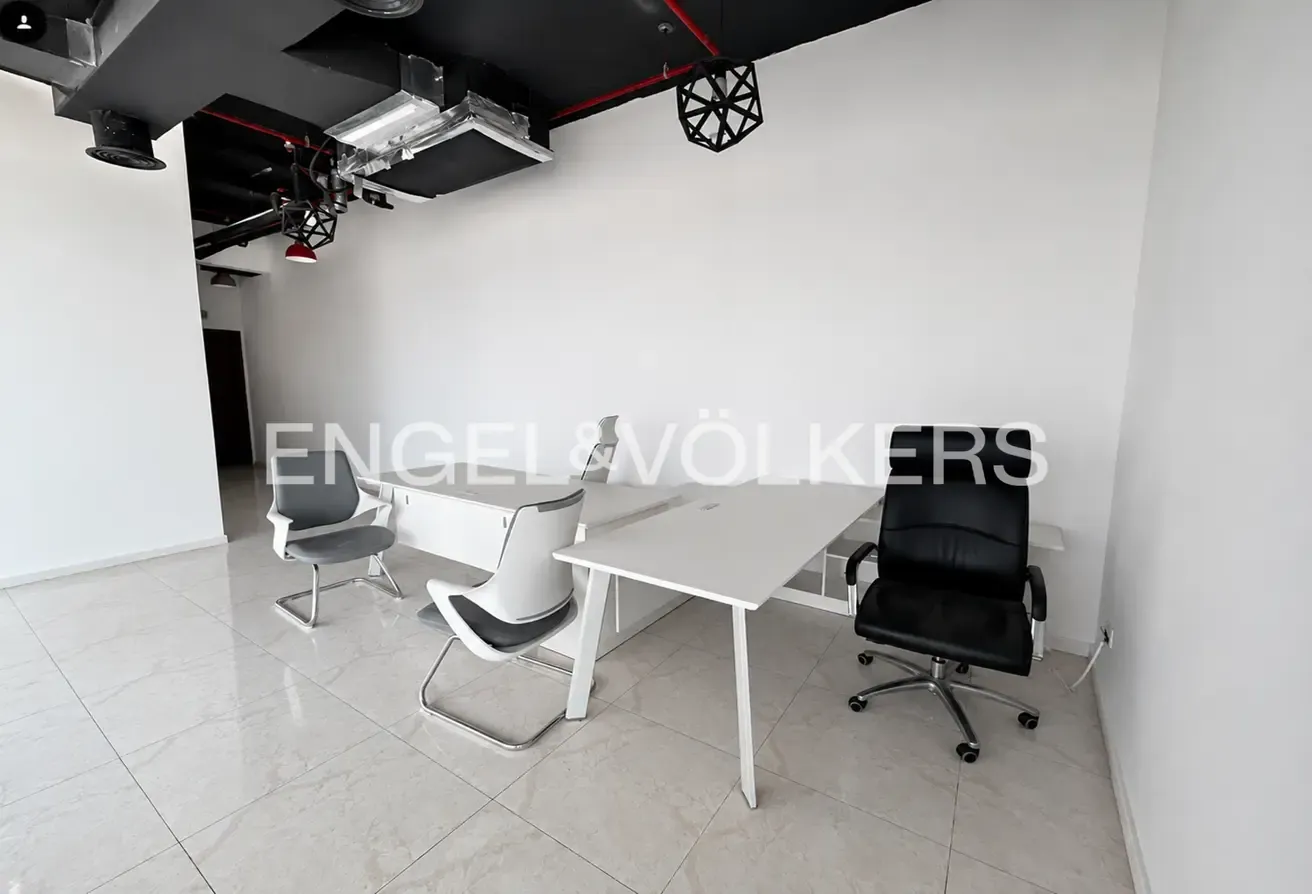 Natural Light | High Floor | Vacant