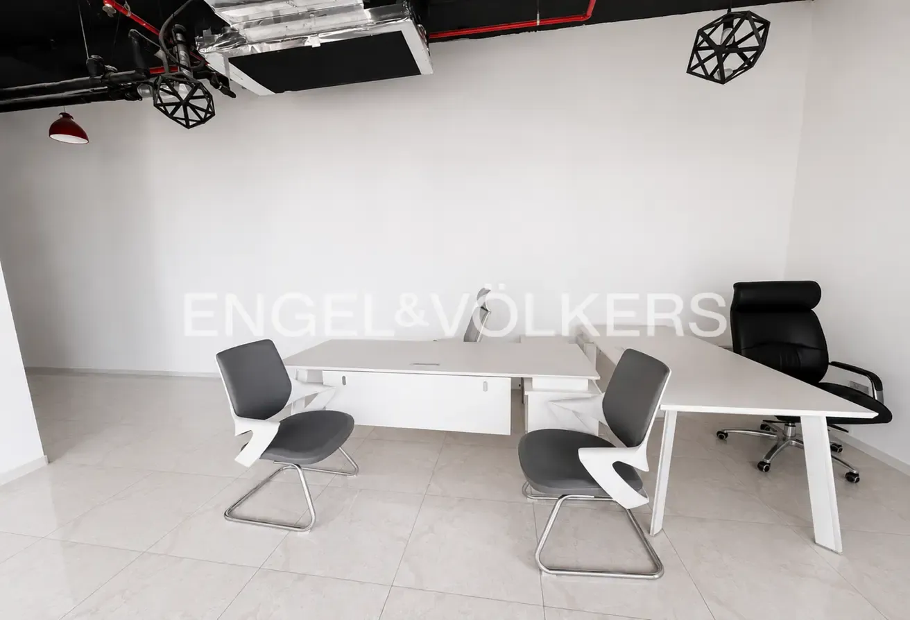 Natural Light | High Floor | Vacant