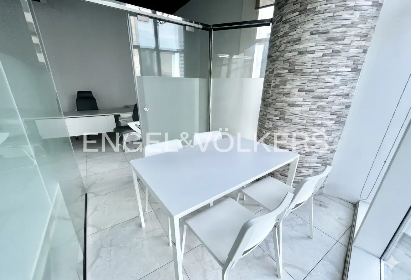 Natural Light | High Floor | Vacant