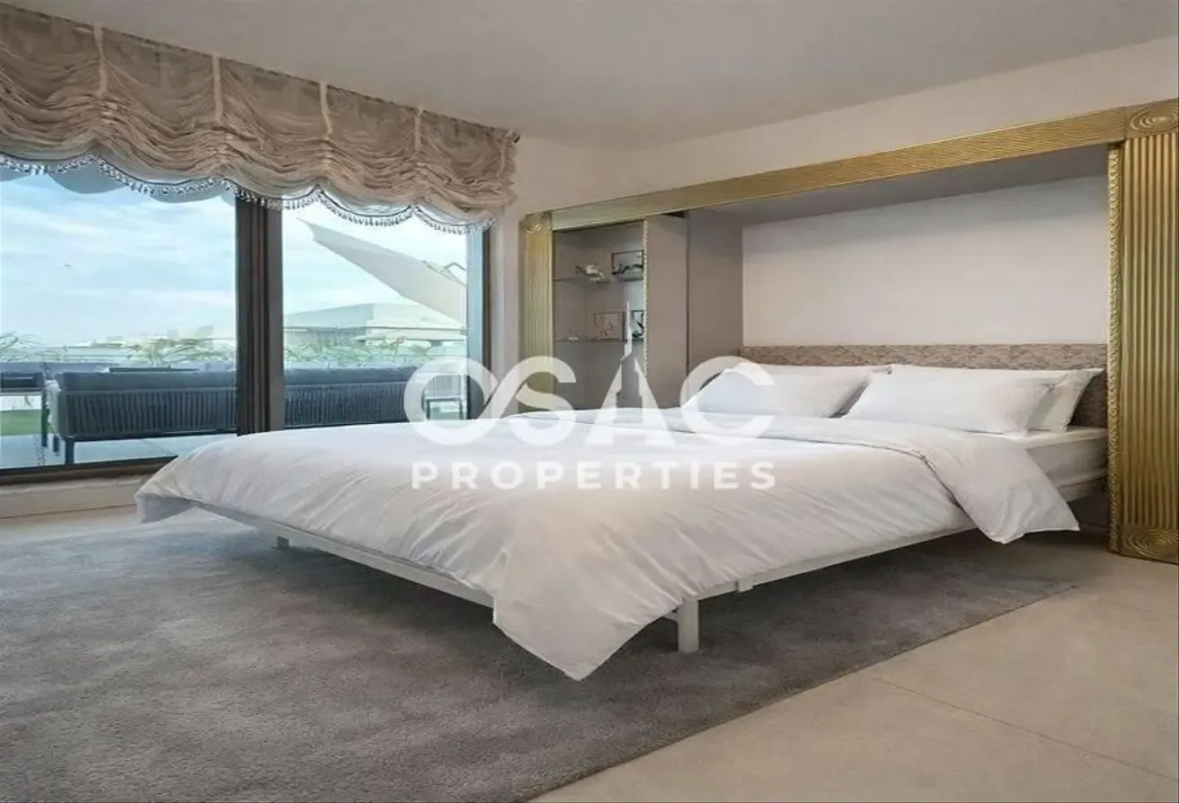 Penthouse | Largest Layout | Luxury Furnished