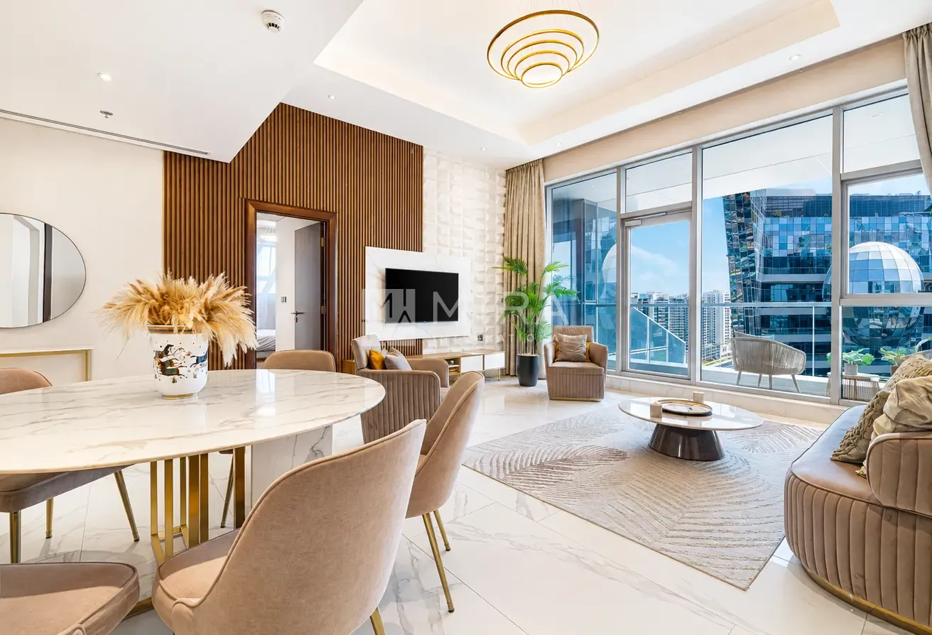Fully Furnished I Luxury High Floor I Skyline View