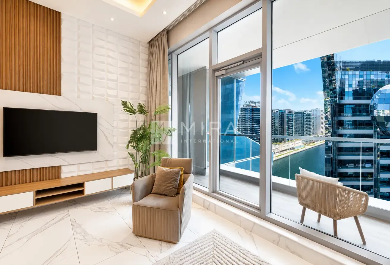 Fully Furnished I Luxury High Floor I Skyline View