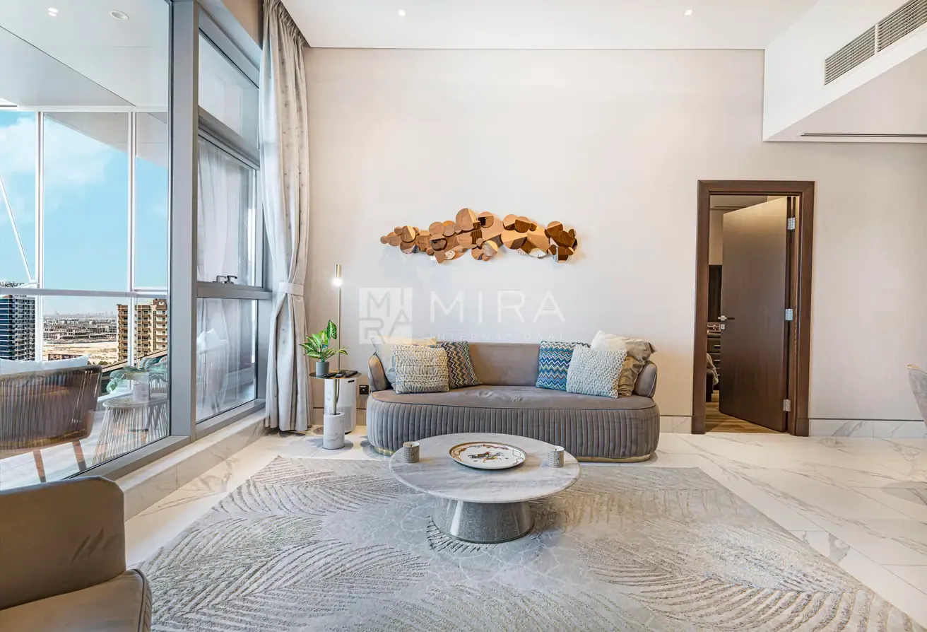 Fully Furnished I Luxury High Floor I Skyline View