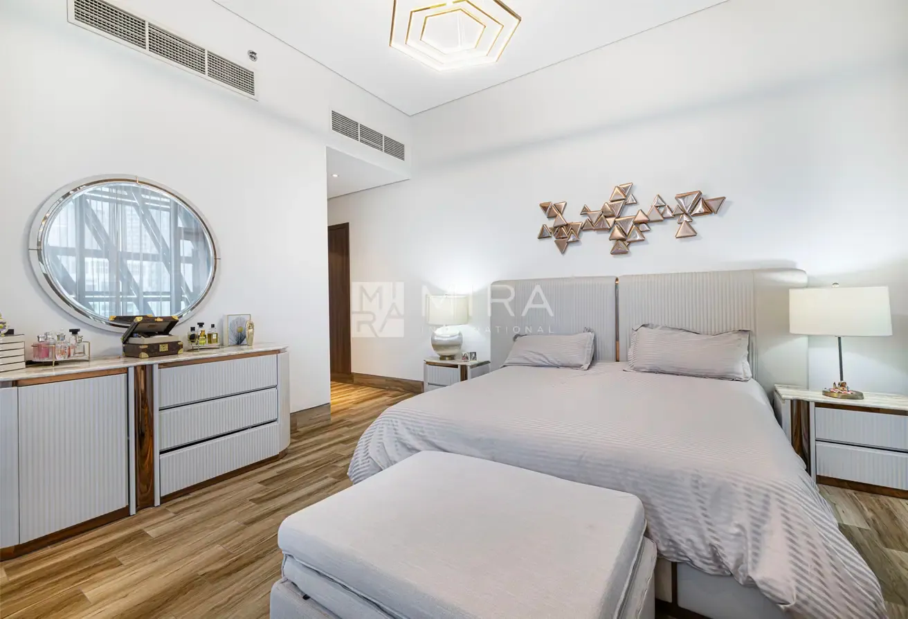 Fully Furnished I Luxury High Floor I Skyline View