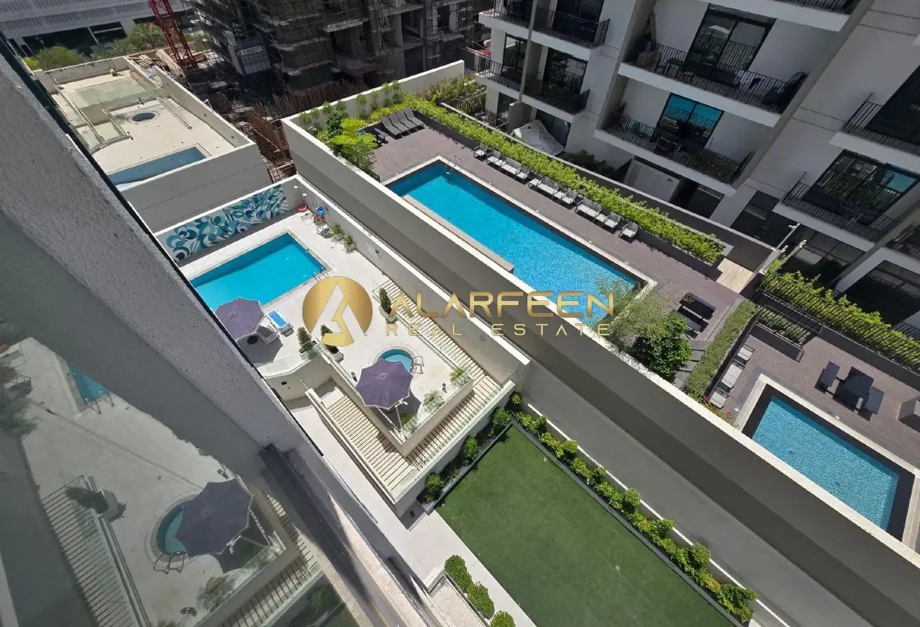 Spacious 1 B/R | Corner Unit  | Blow OP | Balcony