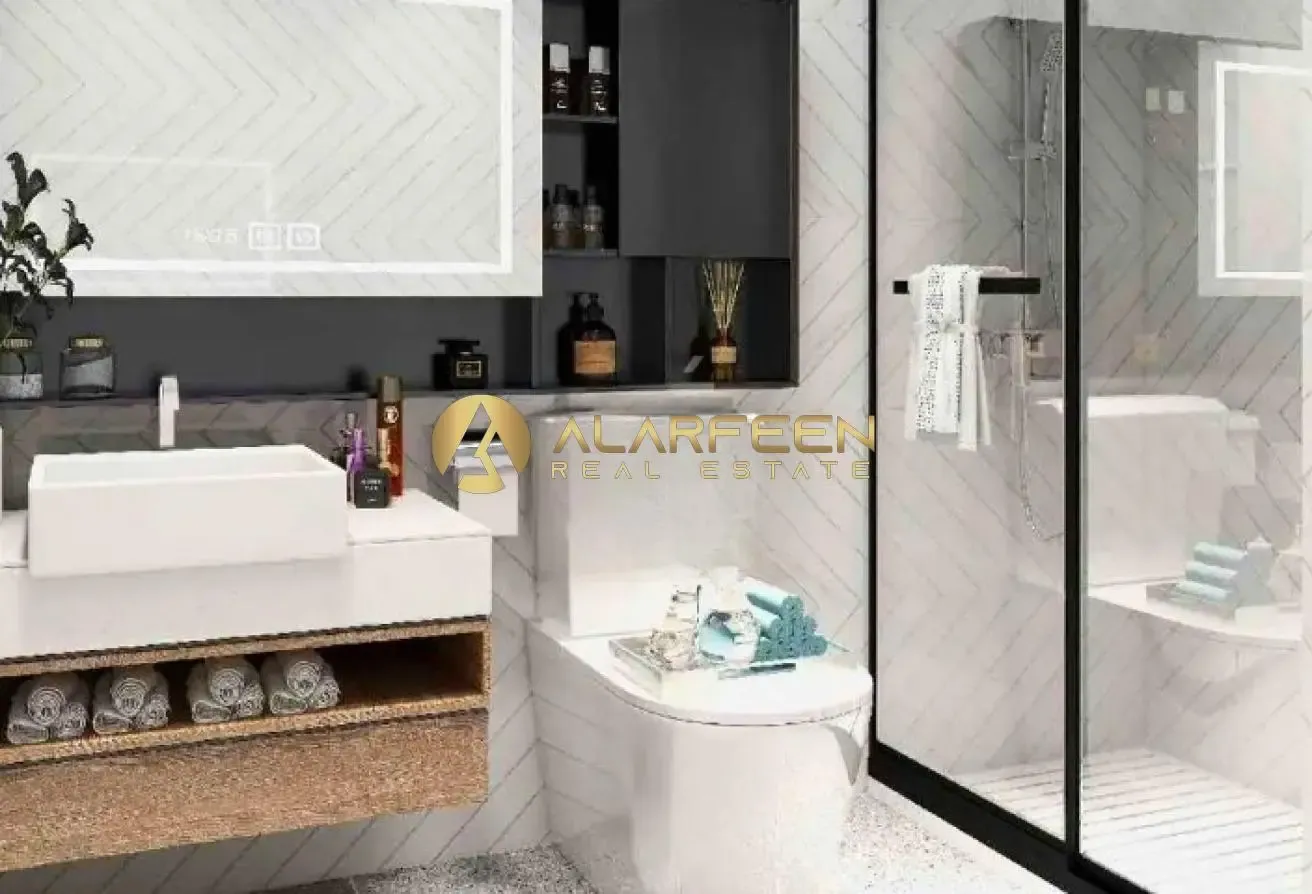 Spacious 1 B/R | Corner Unit  | Blow OP | Balcony