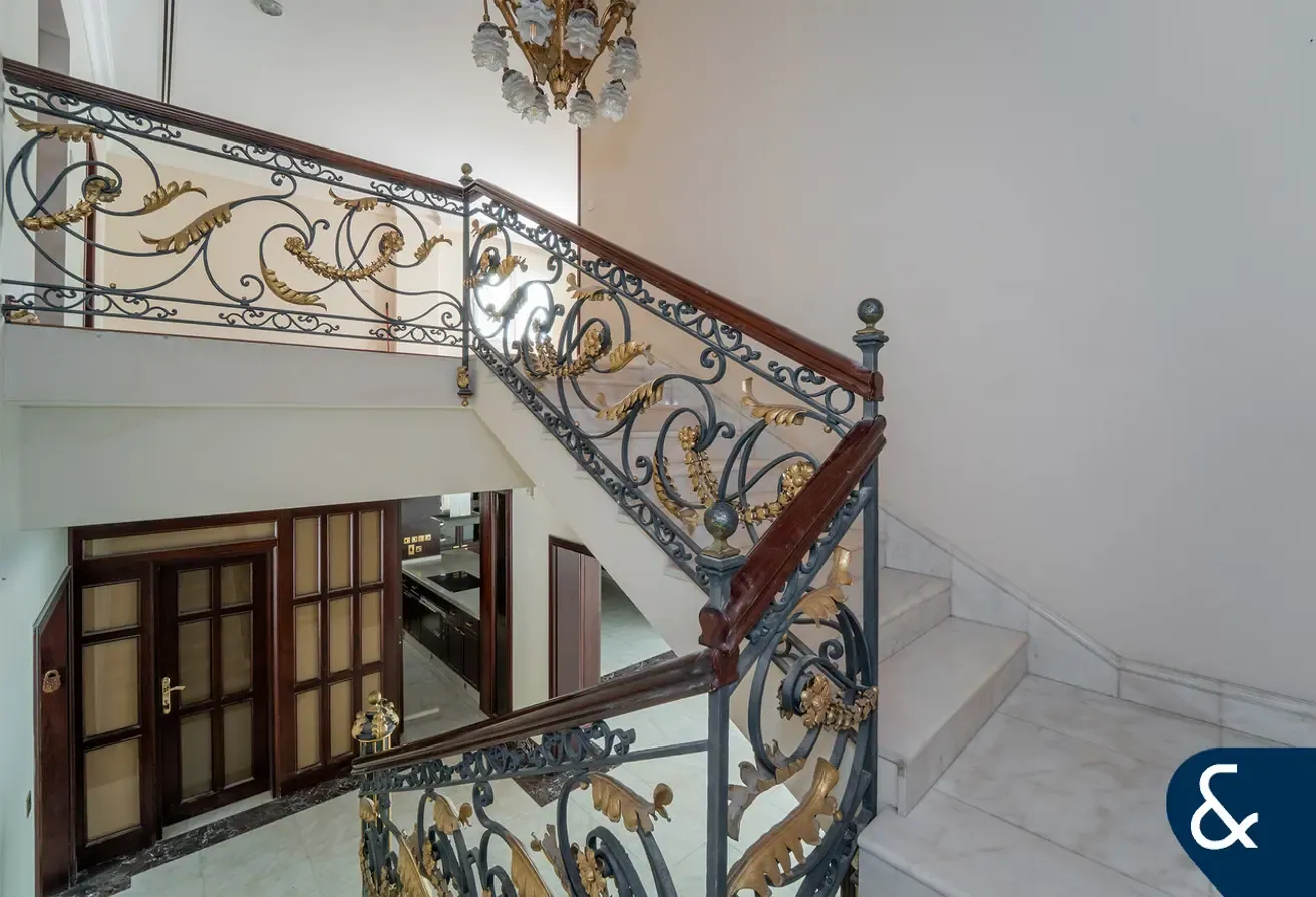 Vacant Townhouse | Amazing Location | GCMC