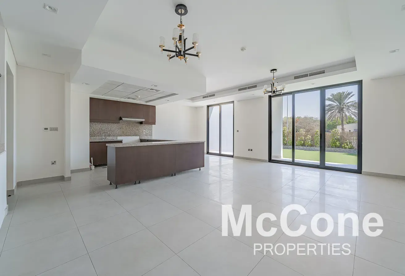 Single Row | Spacious Layout | Vacant