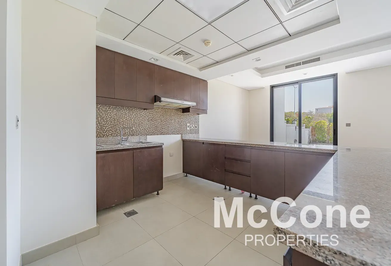 Single Row | Spacious Layout | Vacant