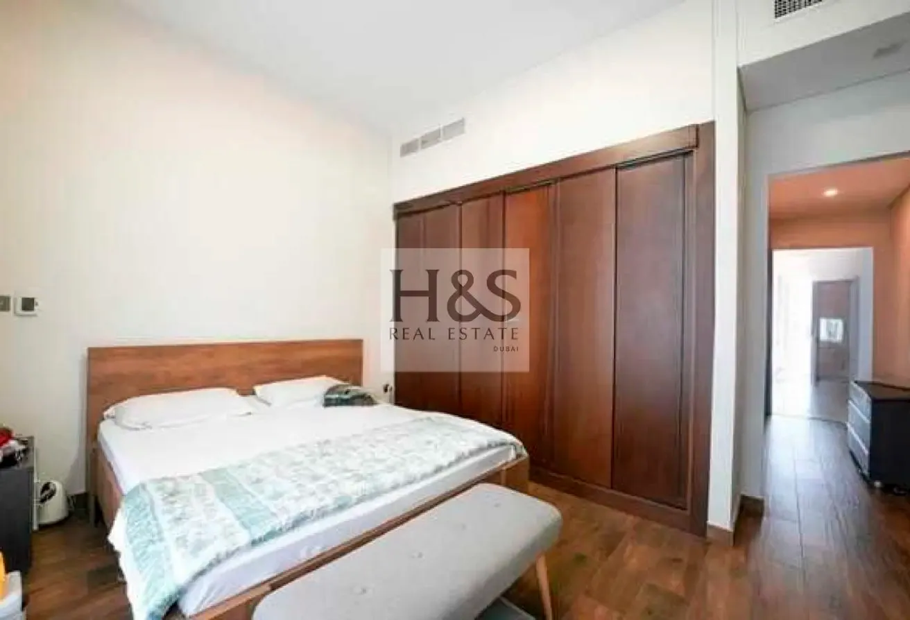 Genuine Resale| Fully Upgraded |Spacious Townhouse