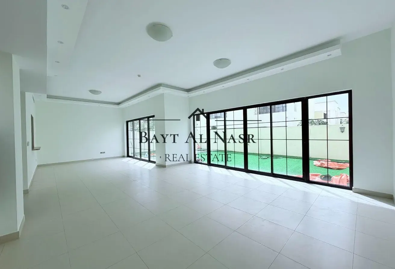 Only GCC Nationals | Close to the Mall | VOT |