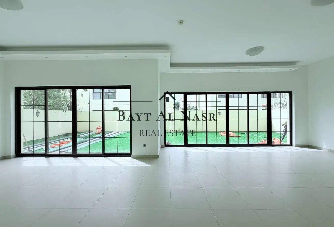 Only GCC Nationals | Close to the Mall  | VOT |