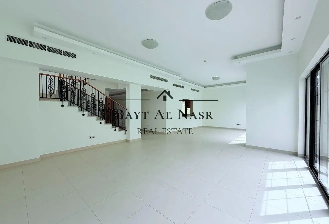 Only GCC Nationals | Close to the Mall  | VOT |