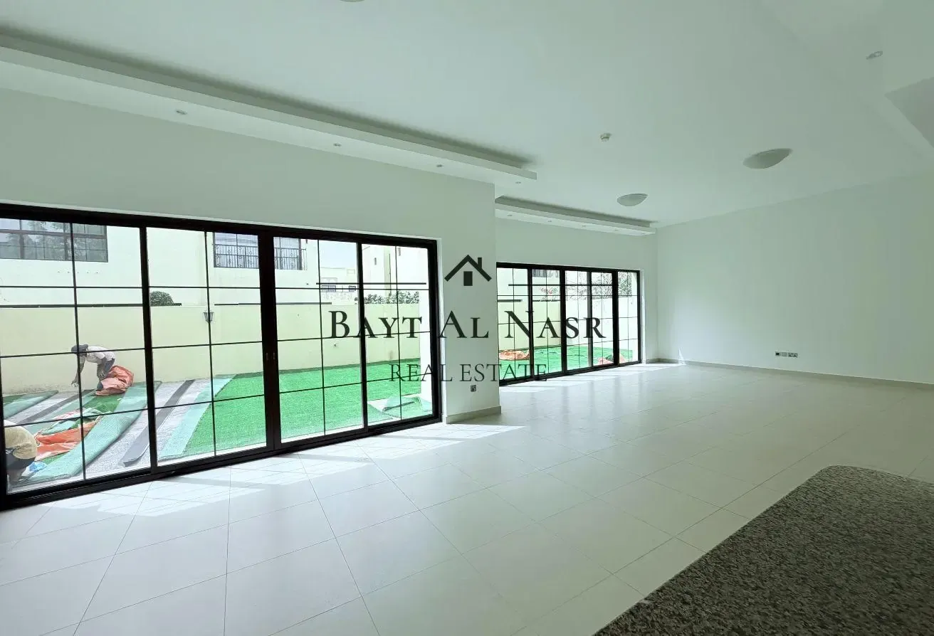 Only GCC Nationals | Close to the Mall  | VOT |