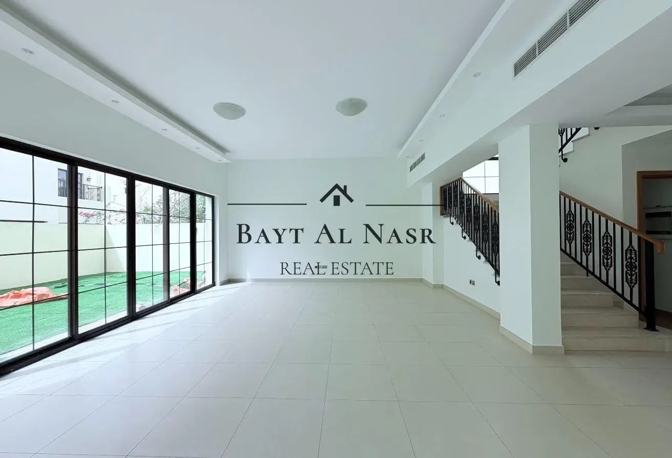 Only GCC Nationals | Close to the Mall  | VOT |