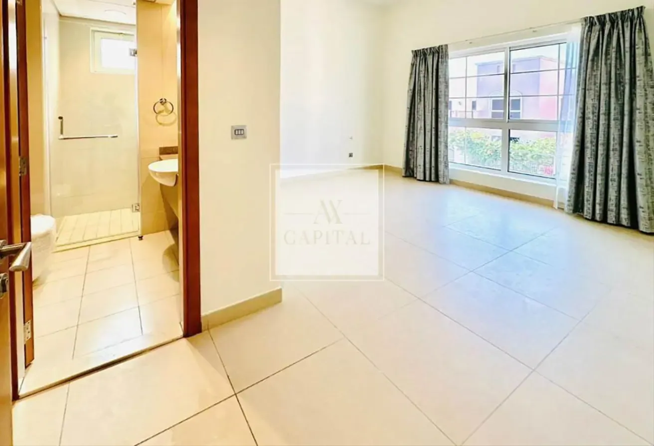 Back to Back | Rented | Middle Unit