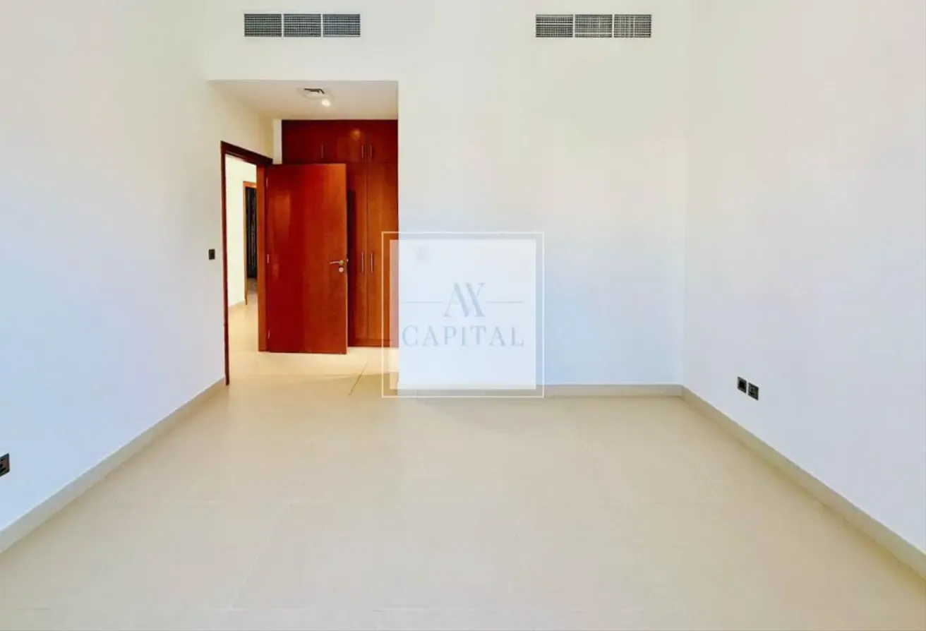 Back to Back | Rented | Middle Unit