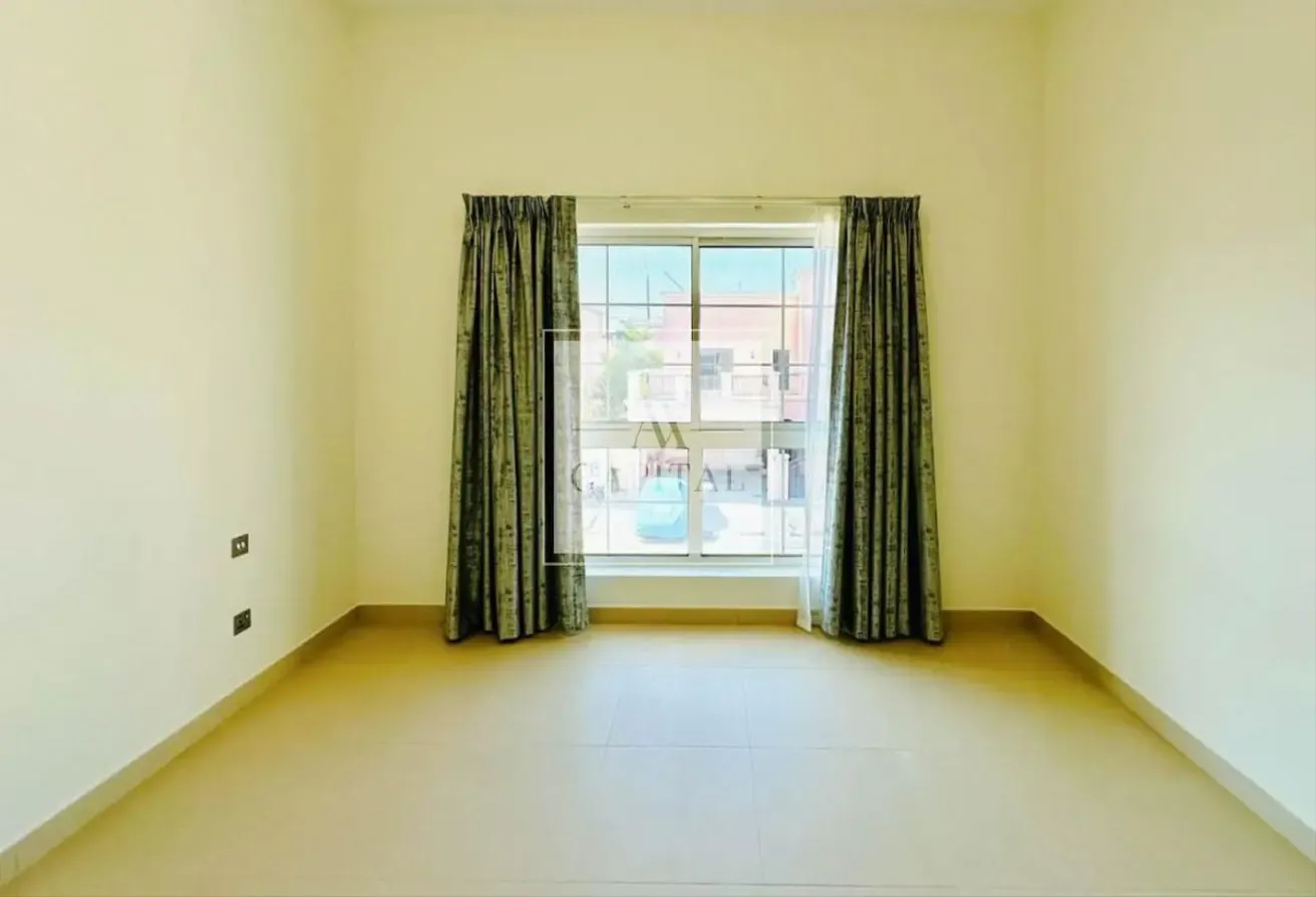 Back to Back | Rented | Middle Unit