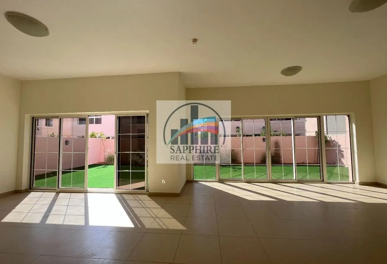 Enjoy Shopping Nearby || VOT | Multiple Villas