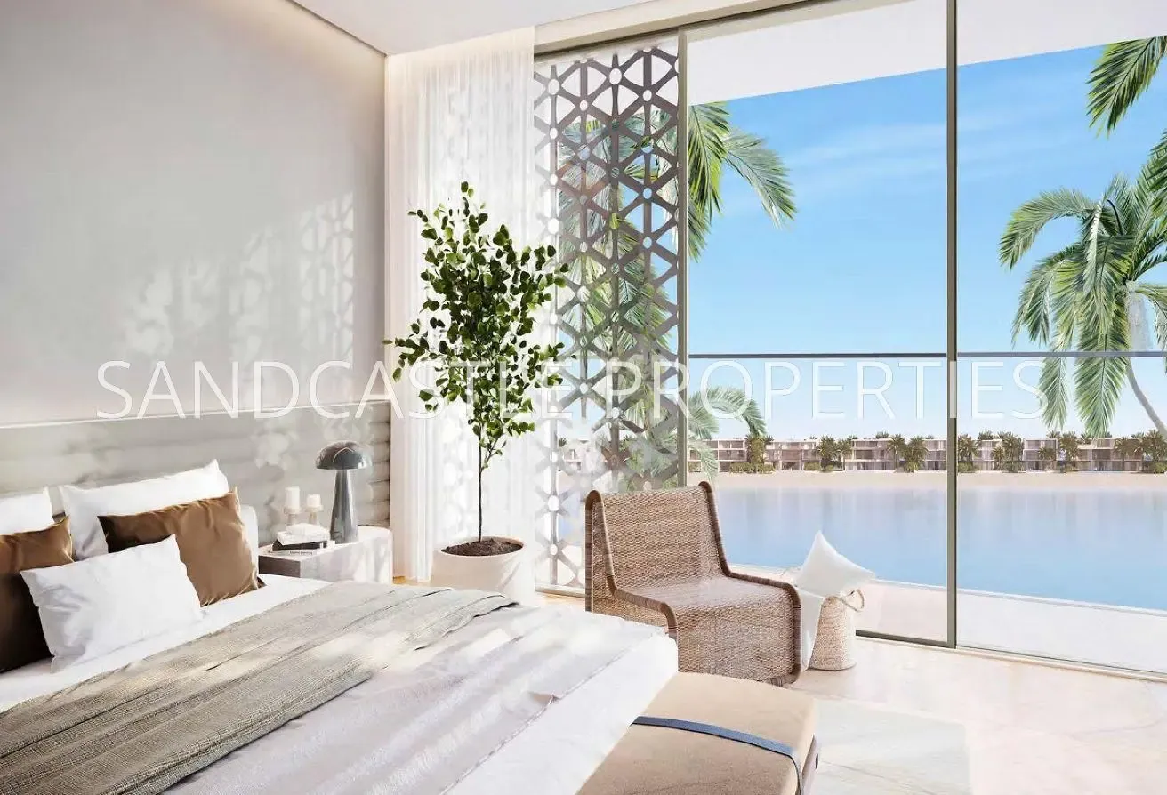 Beachfront | 5 BR Villa | Spacious Layout