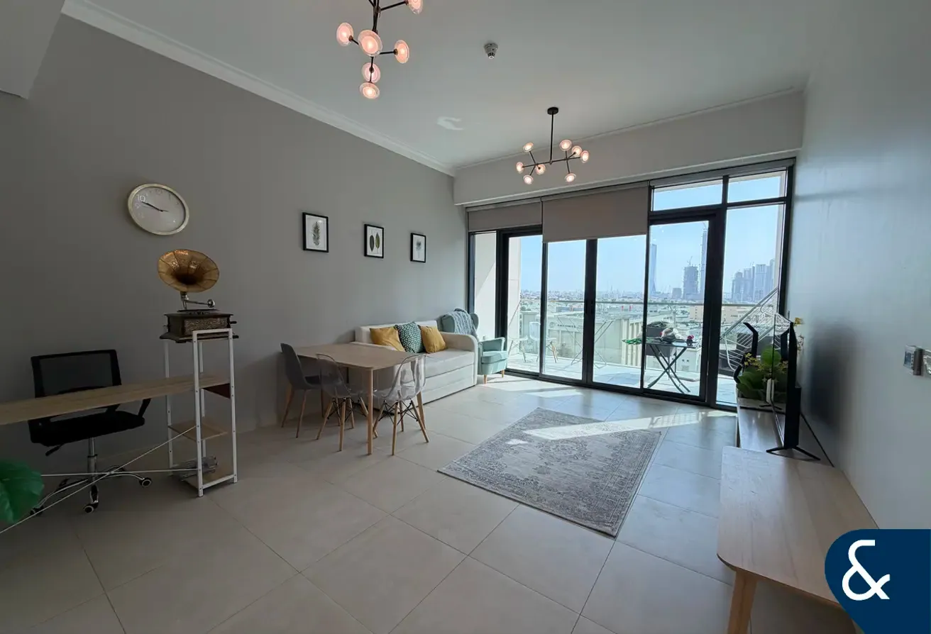 Exclusive | Vacant | Mid Floor | 1 Bedroom