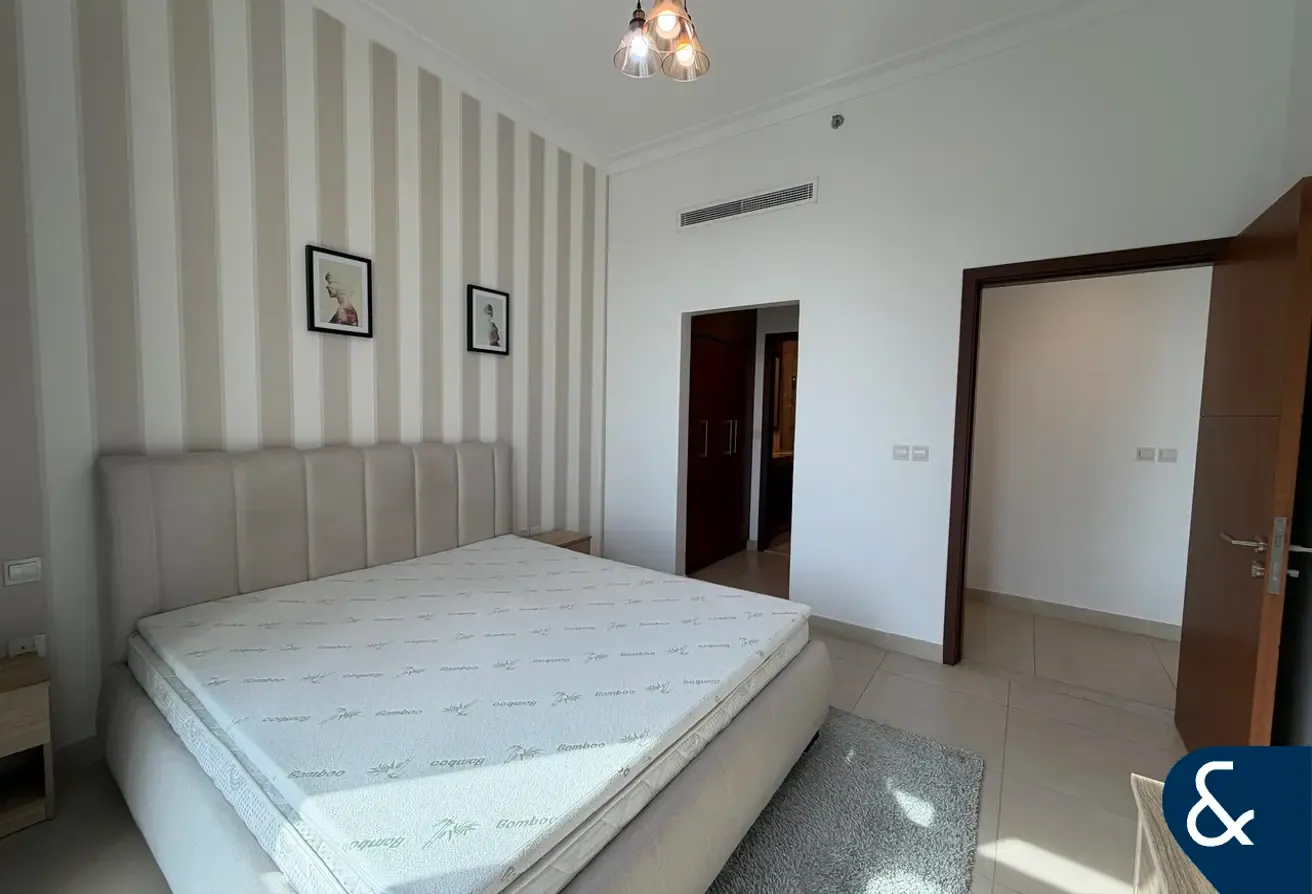 Exclusive | Vacant | Mid Floor | 1 Bedroom