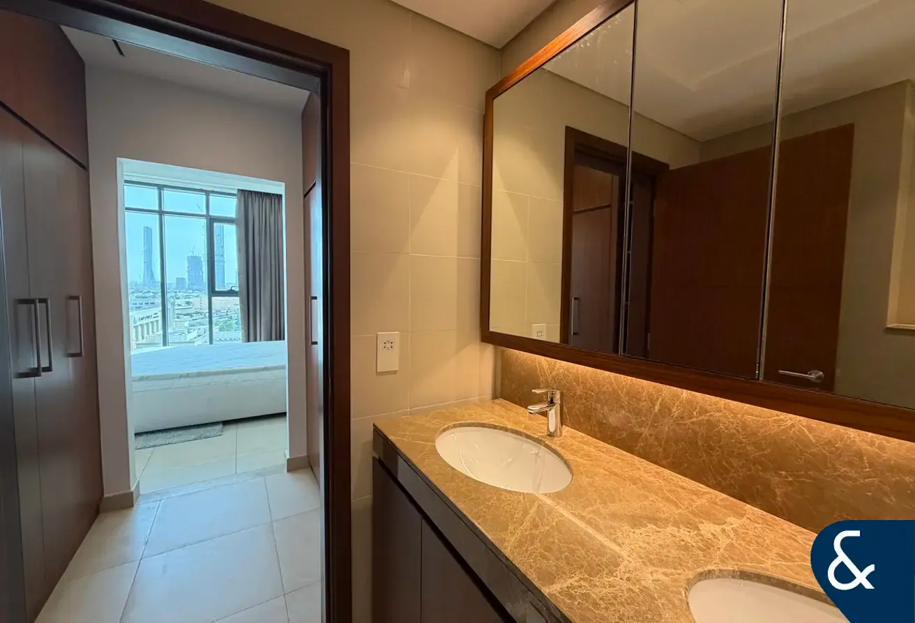 Exclusive | Vacant | Mid Floor | 1 Bedroom