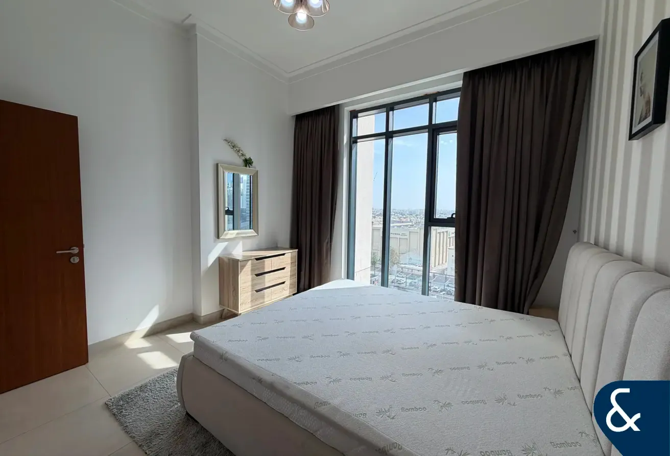 Exclusive | Vacant | Mid Floor | 1 Bedroom