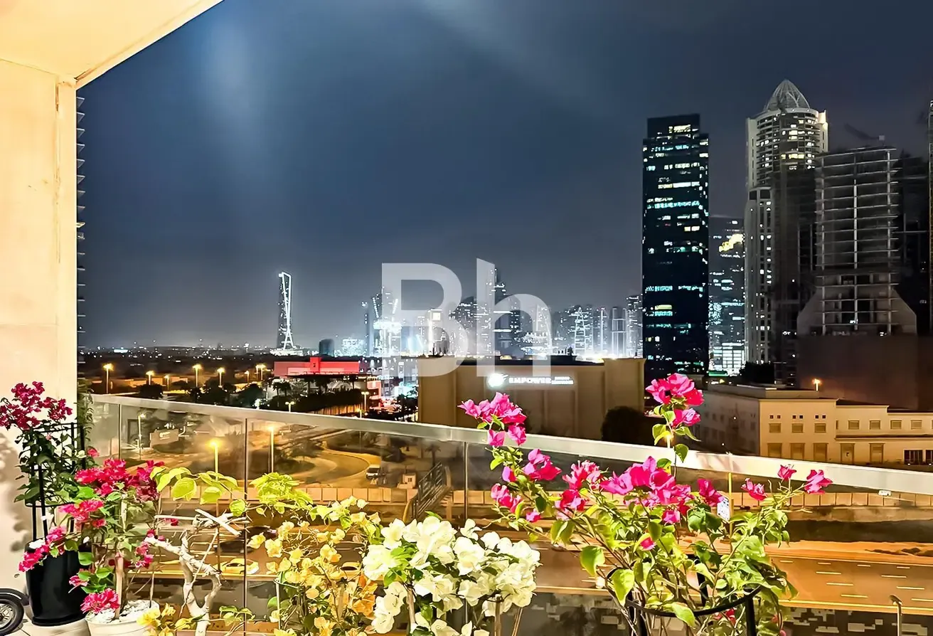 Additional parking space |Marina Skyline view |VOT