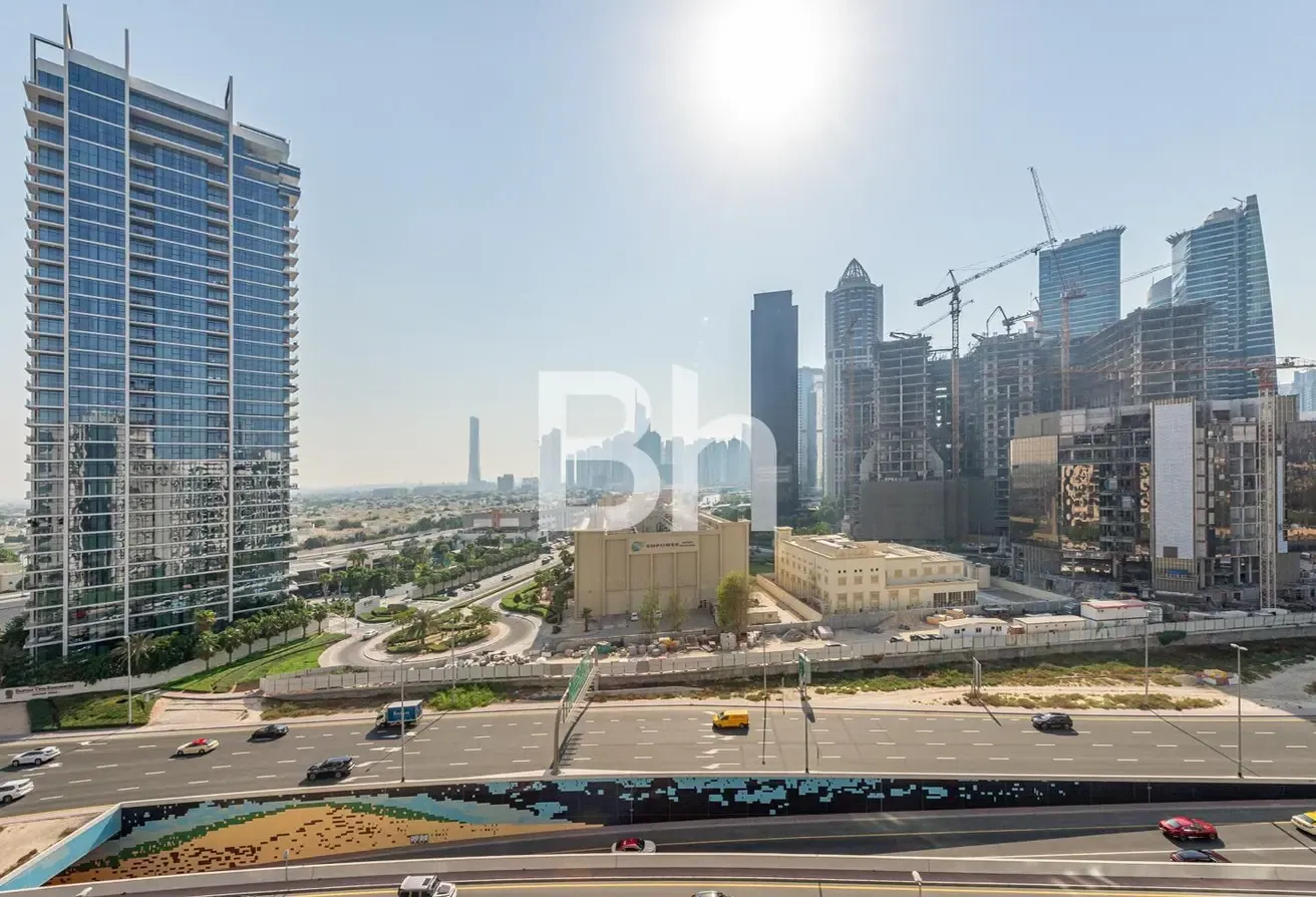 Additional parking space |Marina Skyline view |VOT