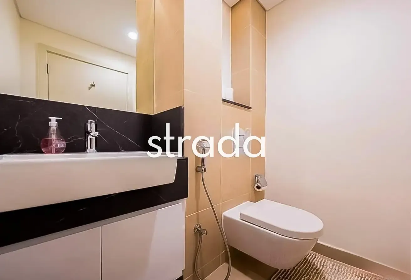 Upgraded | Furnished | High Floor