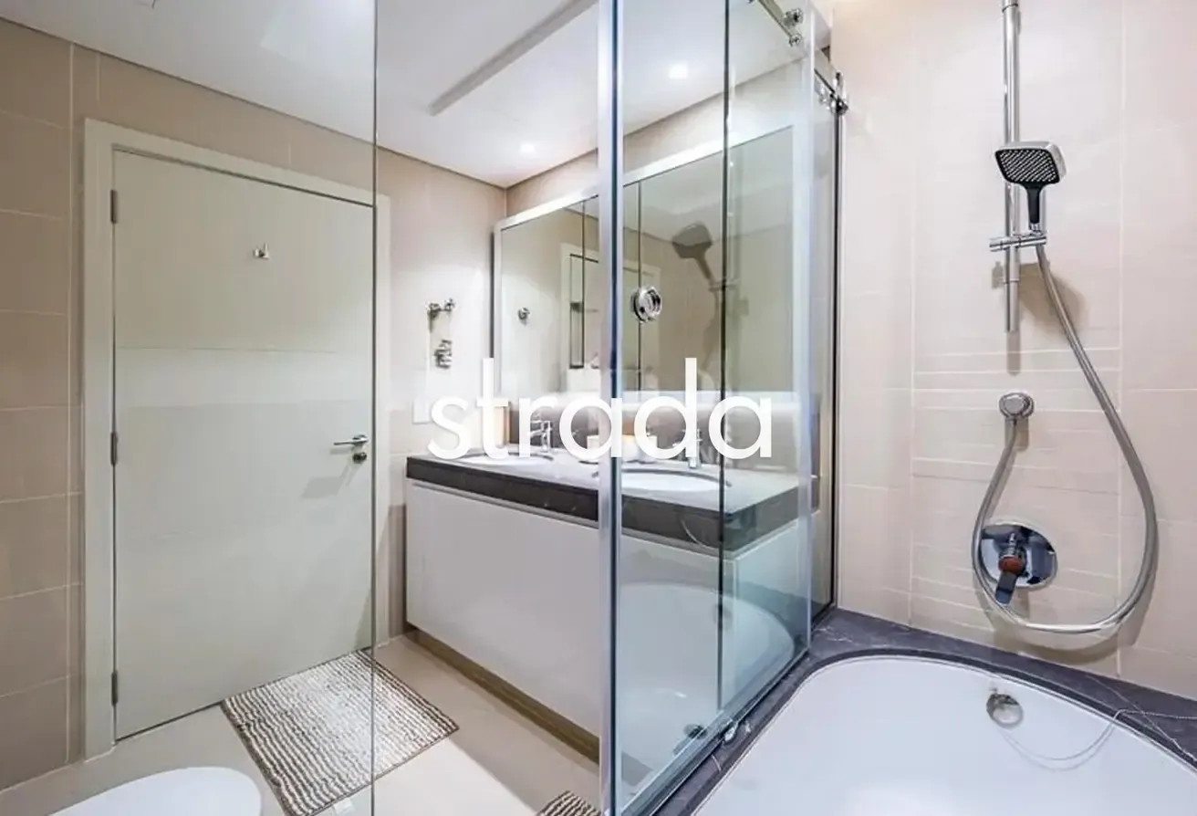 Upgraded | Furnished | High Floor