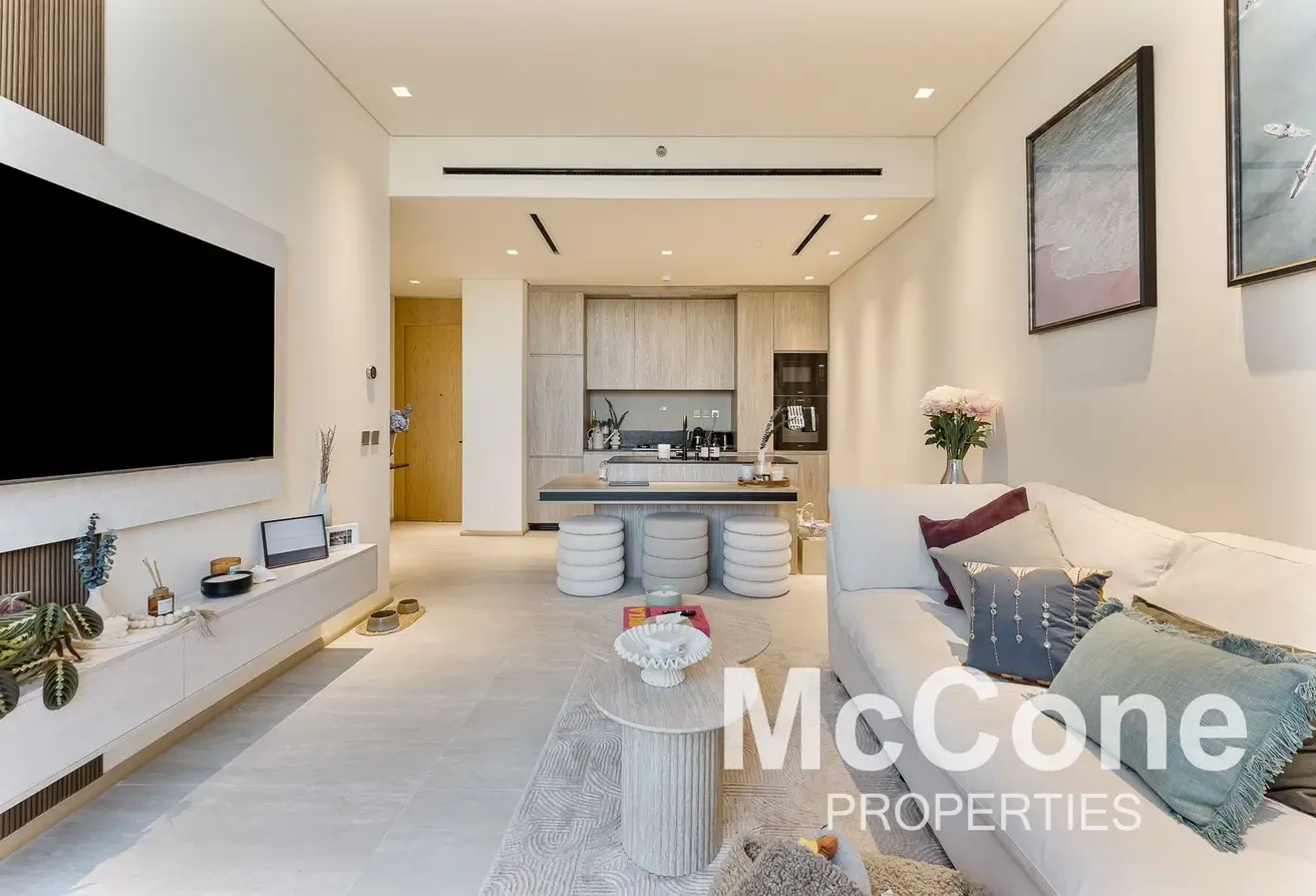Vacant on Transfer | Spacious | Luxurious