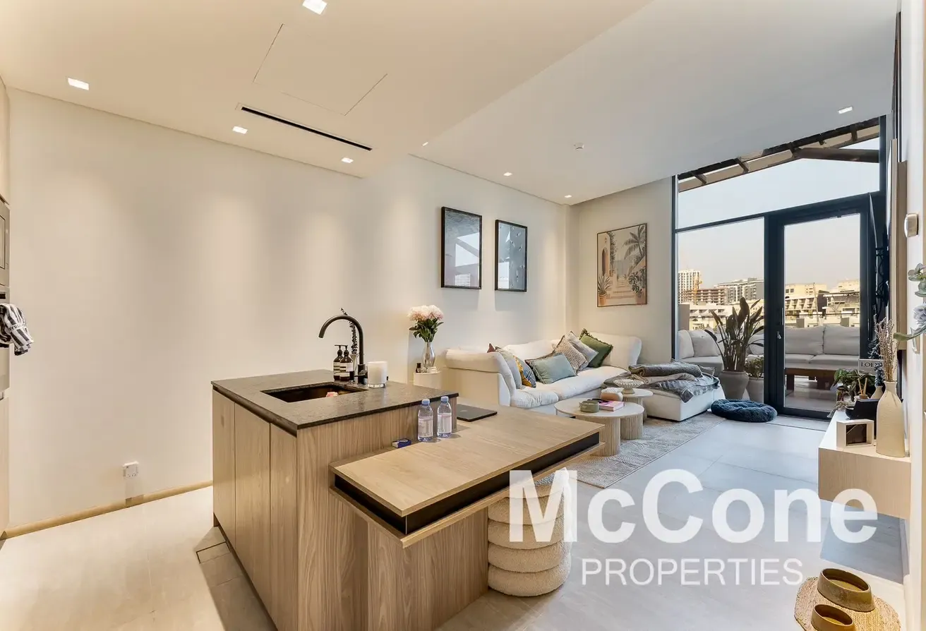 Vacant on Transfer | Spacious | Luxurious