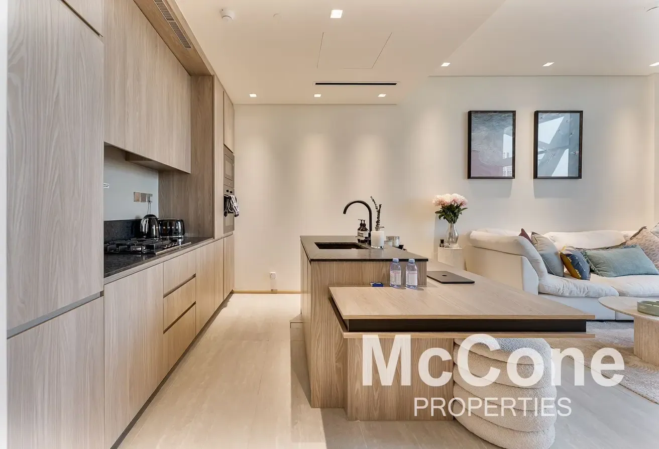 Vacant on Transfer | Spacious | Luxurious