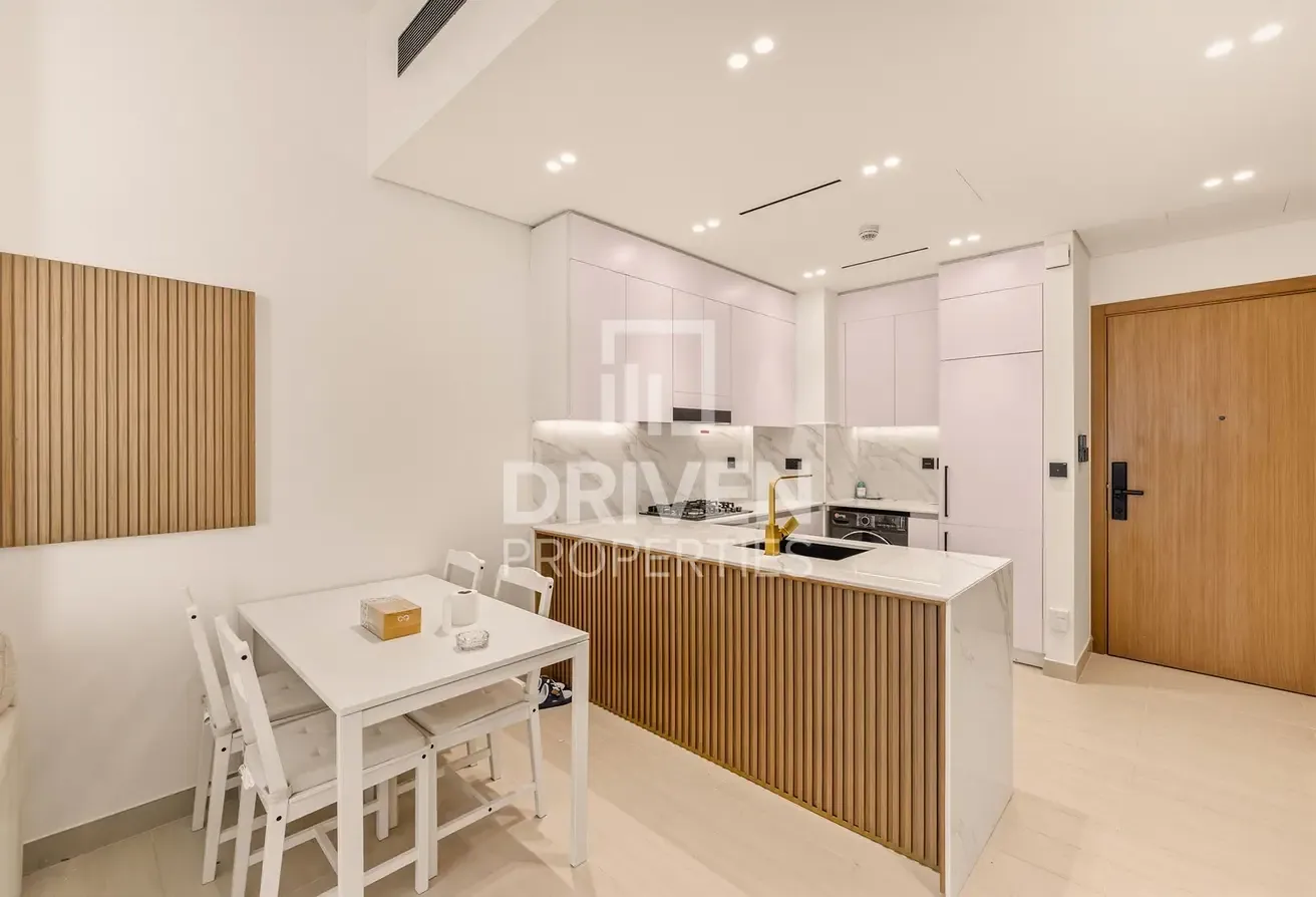 Modern | Brand New | Ready to Move in