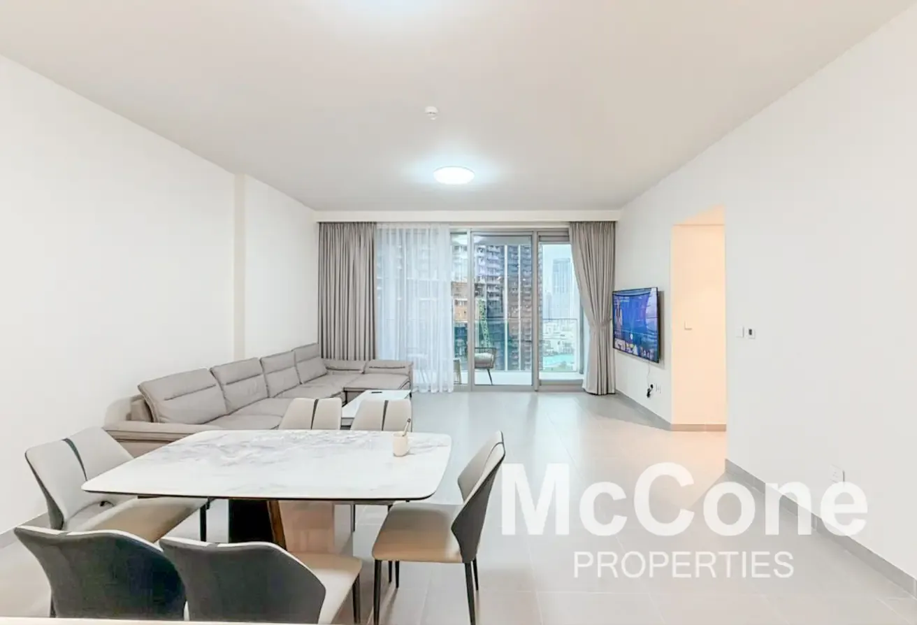 Mid Floor | Vacant | Exclusive