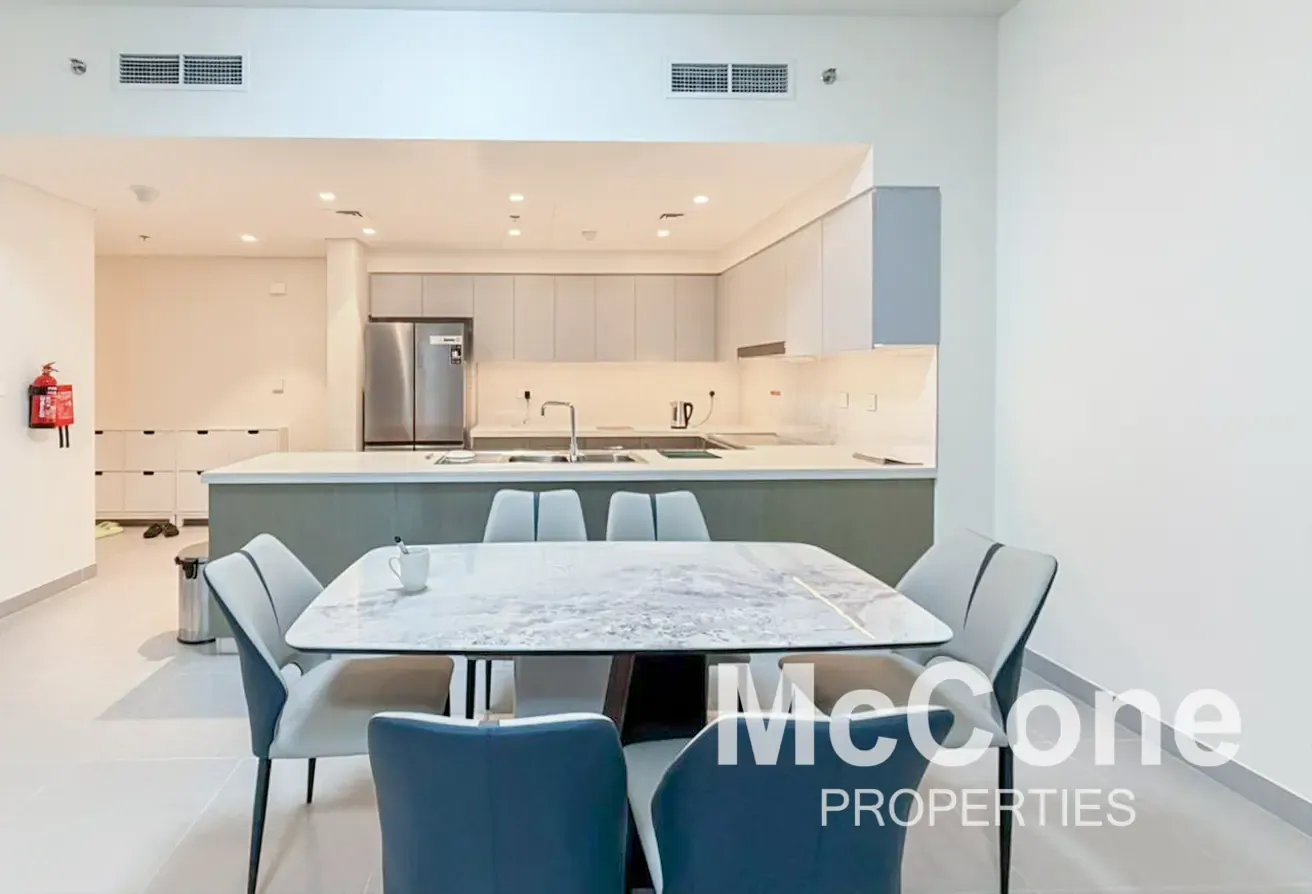 Mid Floor | Vacant | Exclusive