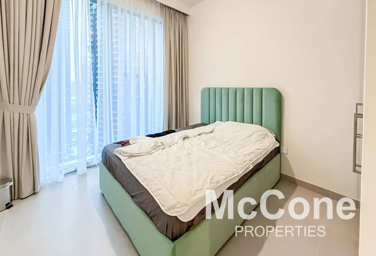 Mid Floor | Vacant | Exclusive