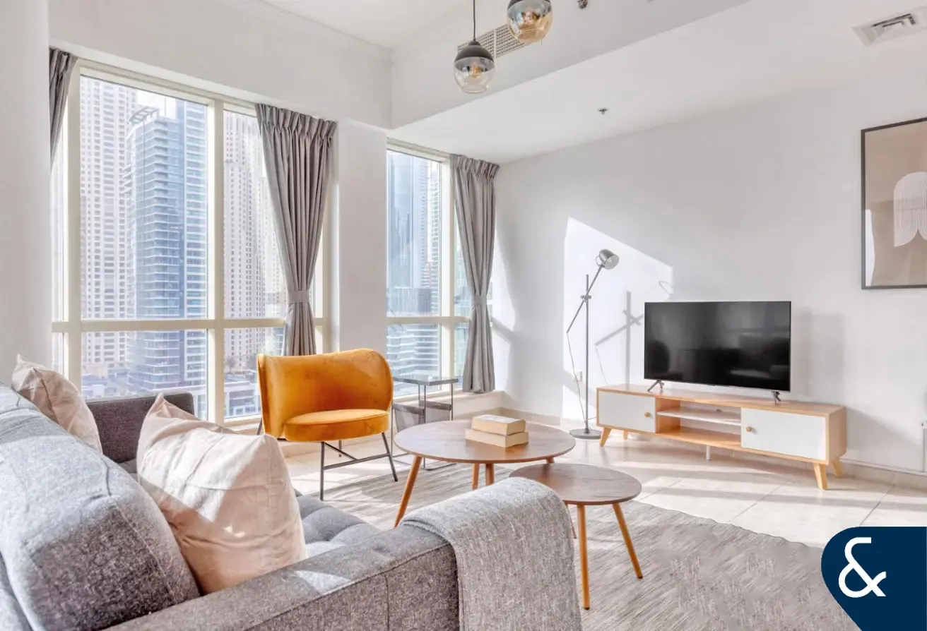 Perfect Location | 3 Bed | Marina Views