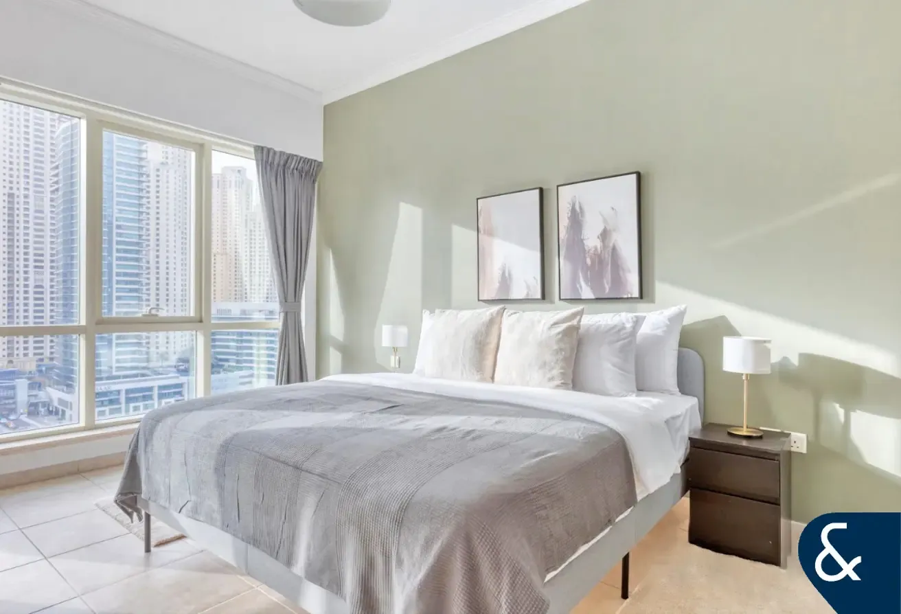 Perfect Location | 3 Bed | Marina Views