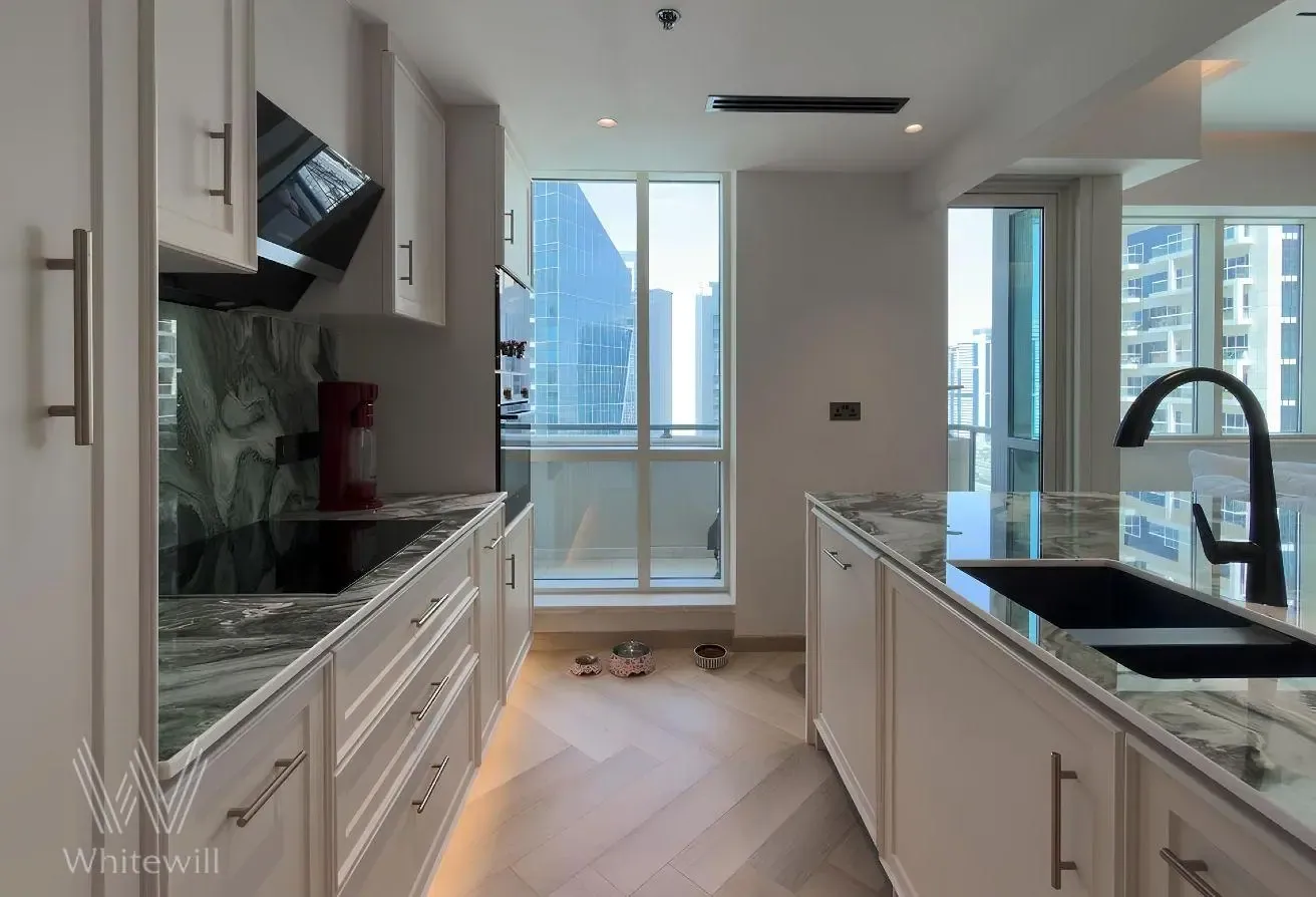 Upgraded| VOT |Furnished|High Floor|Amenities View